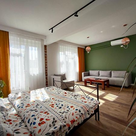 Apartamento Urban Cozy Retreat Pristina Exterior foto