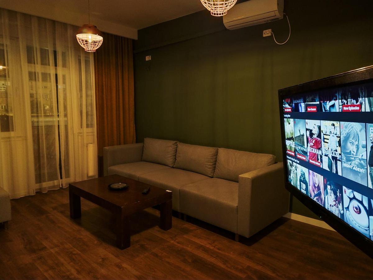 Apartamento Urban Cozy Retreat Pristina Exterior foto