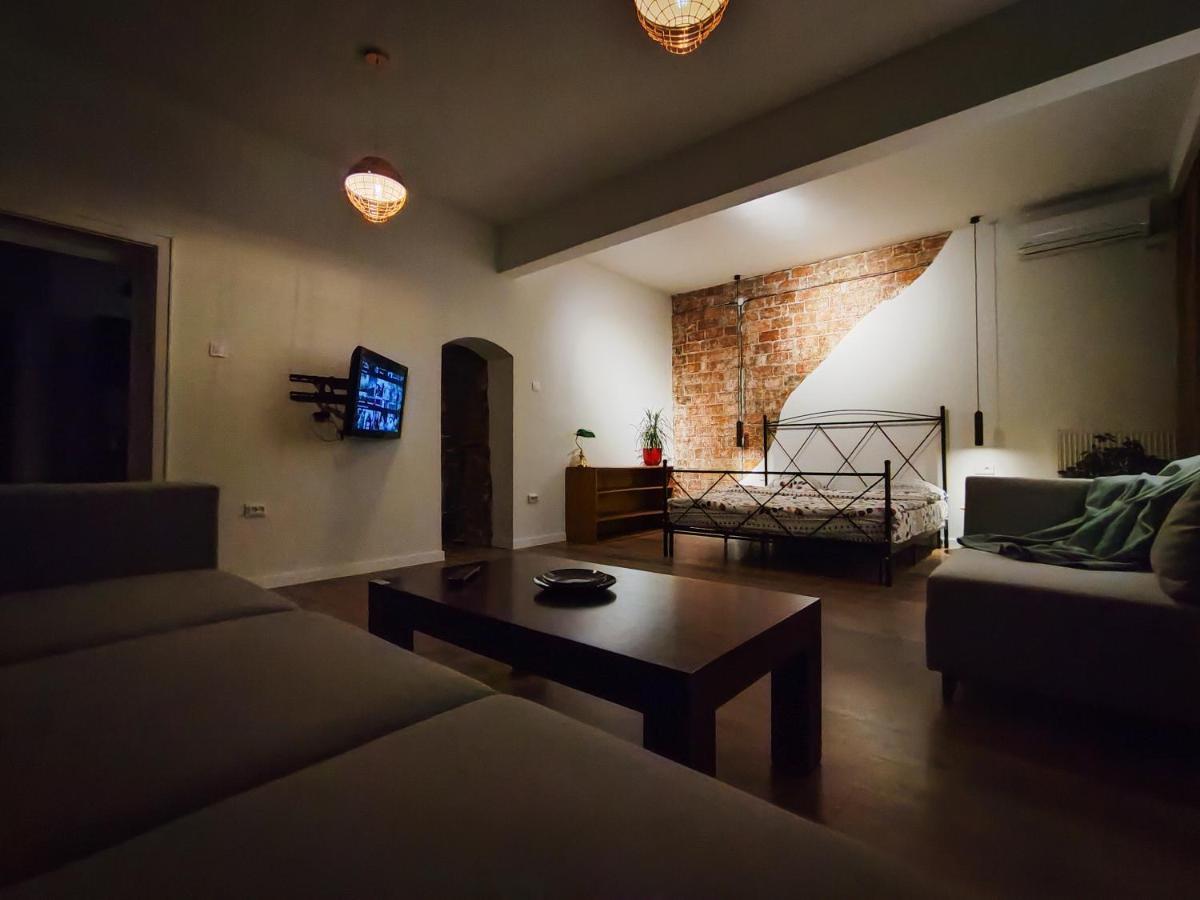 Apartamento Urban Cozy Retreat Pristina Exterior foto